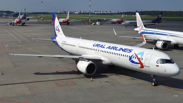 RA-73836:Airbus A321:Уральские авиалинии